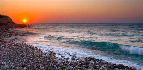 欧美龙洗衣一月可以挣多钱，干洗店加盟店行情如何